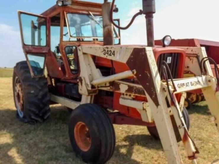 7030-allis-chalmers-2-wheel-drive-tractor-image-5