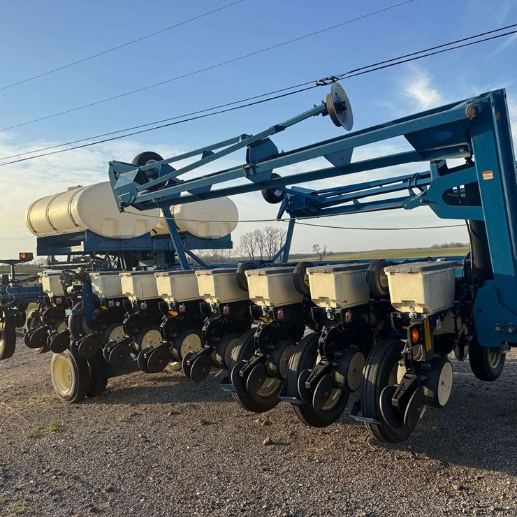KINZE 3800