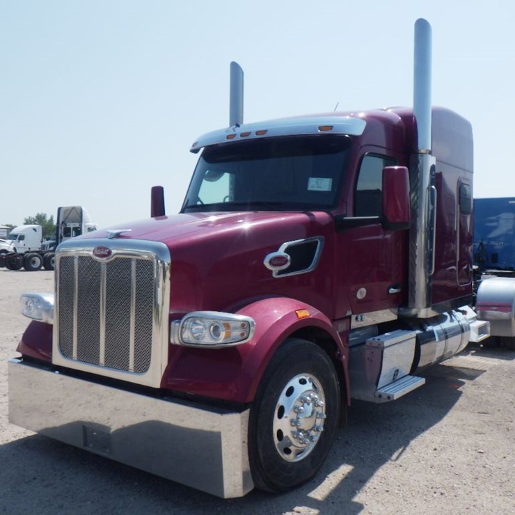 2022 PETERBILT 567