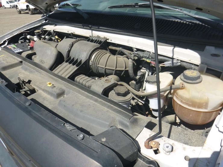 2012-ford-cargo-image-9