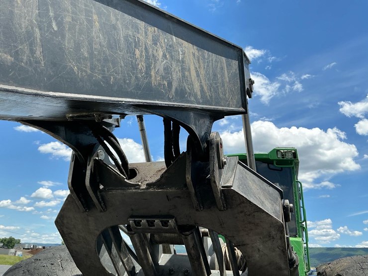 2019-deere-848l-image-60