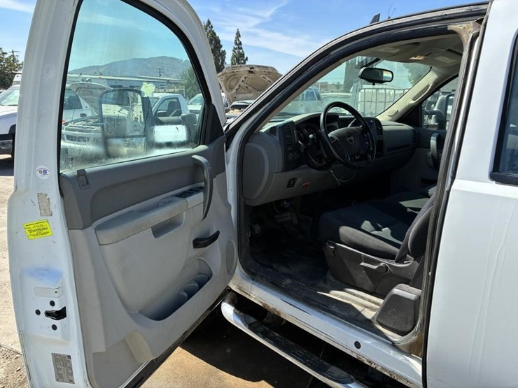 2012-gmc-sierra-2500hd-image-14