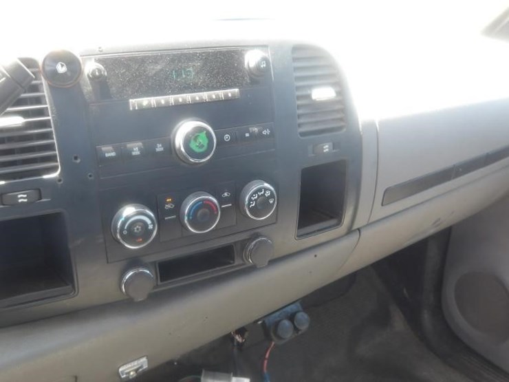 2008-chevrolet-silverado-2500-image-18
