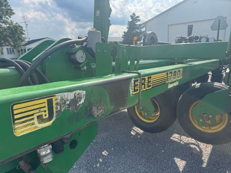 1999-john-deere-1780-image-30