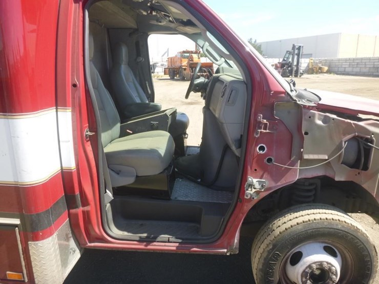 2014-ford-e350-image-11