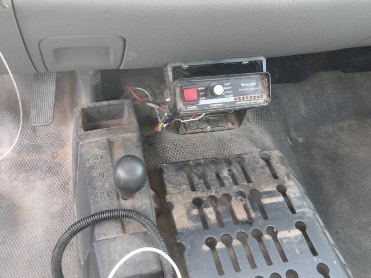 2010-chevrolet-silverado-2500-image-18