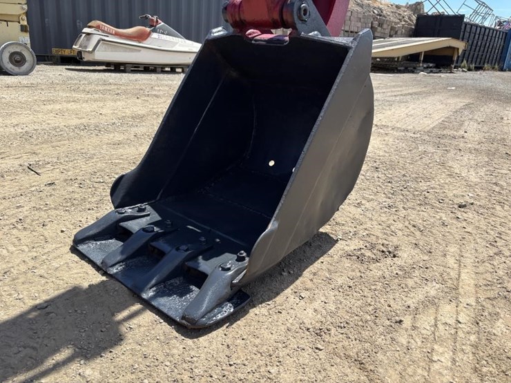 tcm-tb300-hydraulic-excavator-image-10