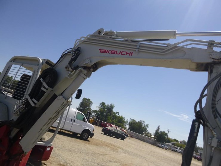 2024-takeuchi-tb257fr-image-30
