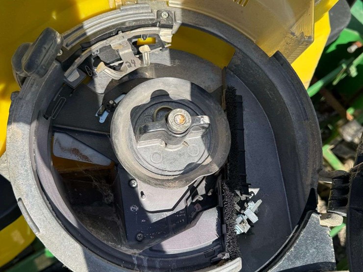 john-deere-7200-image-61