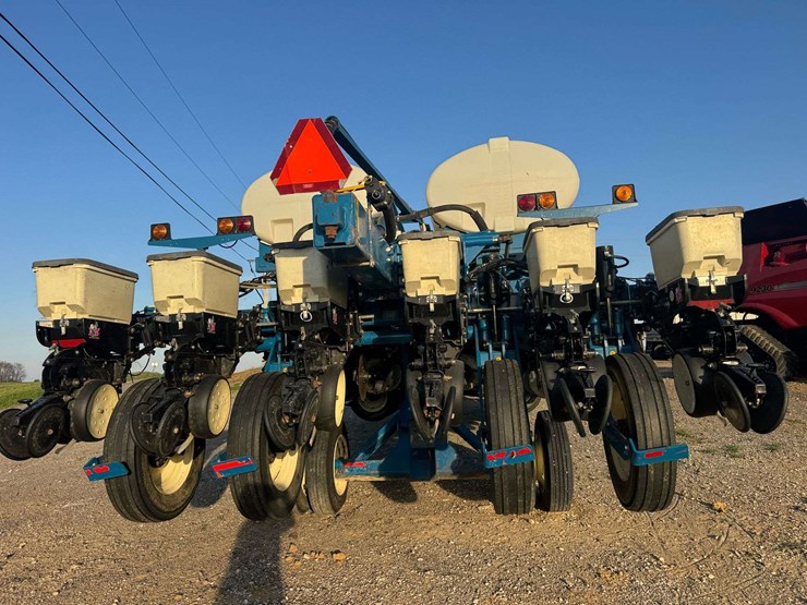 kinze-3800-image-4