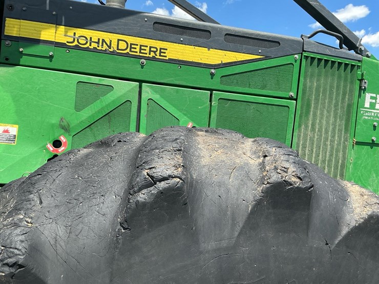 2019-deere-848l-image-68