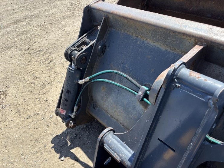 2020-deere-210l-image-20