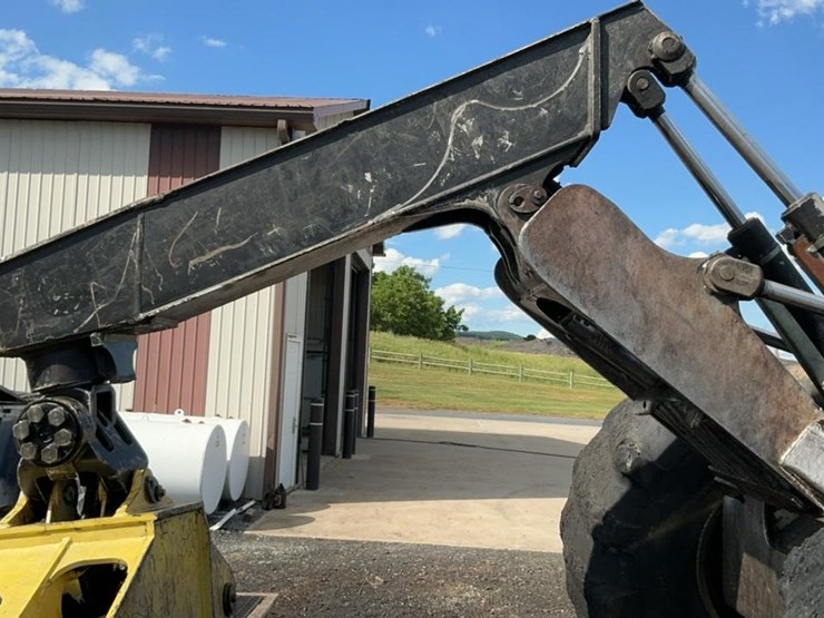 2012-deere-848h-image-65