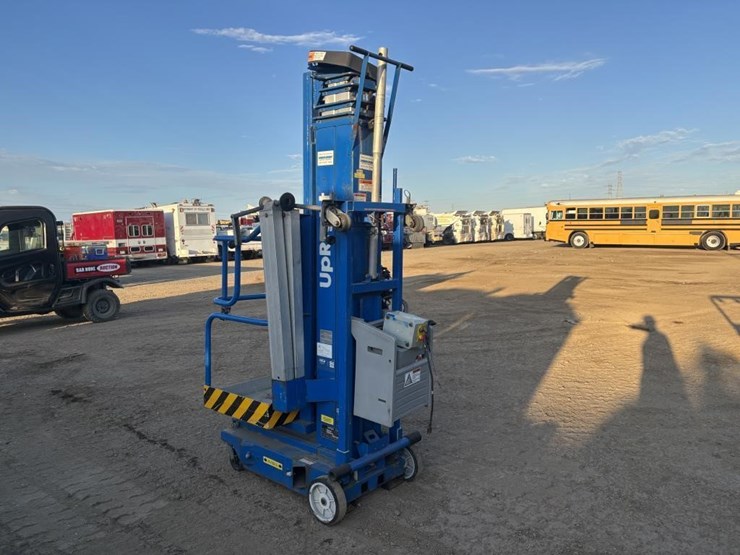 upright-068002-101-man-lift-image-4