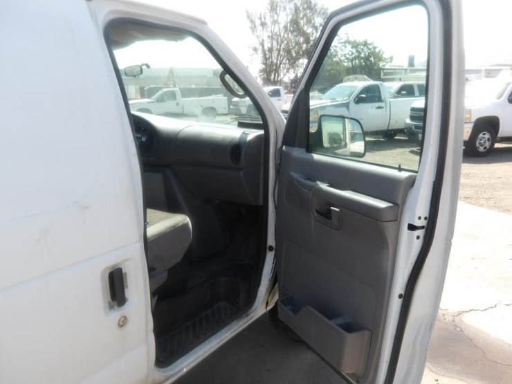 2002-ford-e350-image-11
