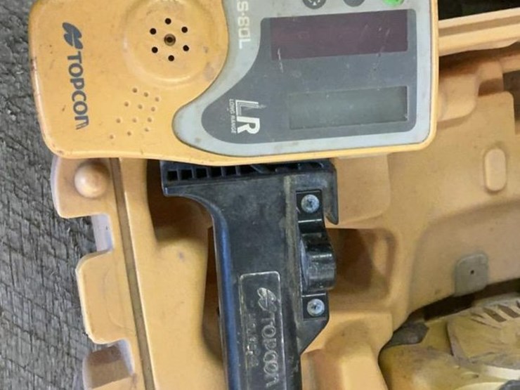 #520-•-2015-topcon-laser-level-image-9