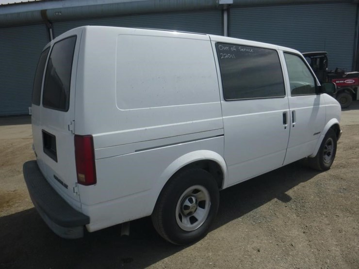 2002-gmc-safari-image-3