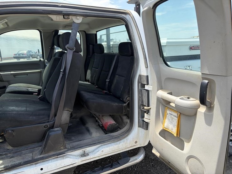 2012-gmc-sierra-2500-image-15