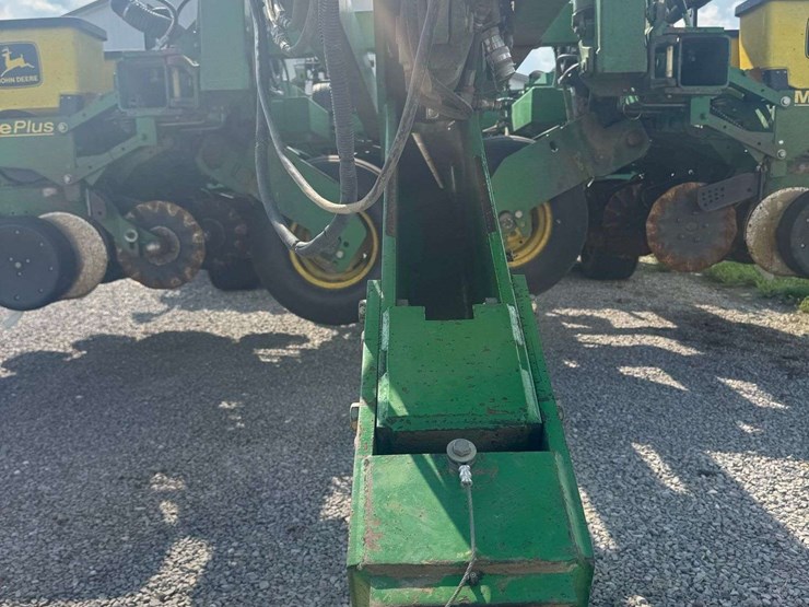1999-john-deere-1780-image-29