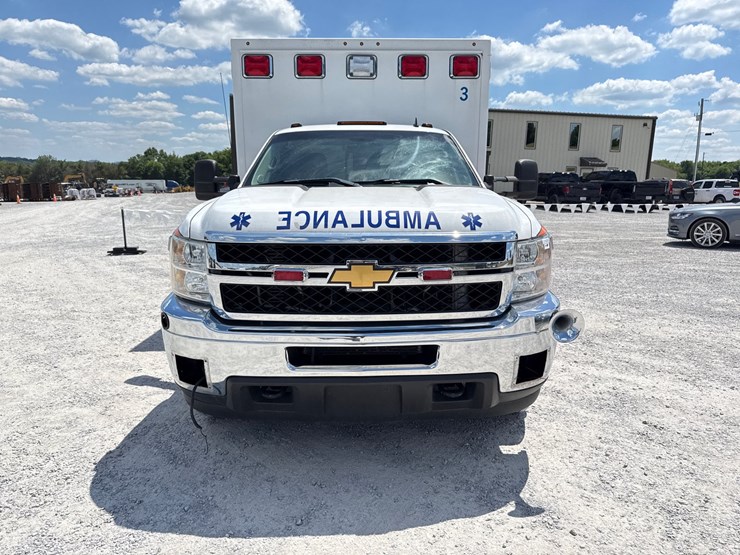 2014-chevrolet-silverado-3500hd-lt-image-5