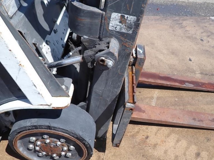 2015-nissan-mcp1f2a20lv-forklift-image-9
