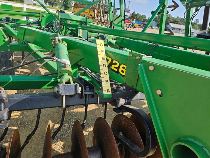 john-deere-726-image-63