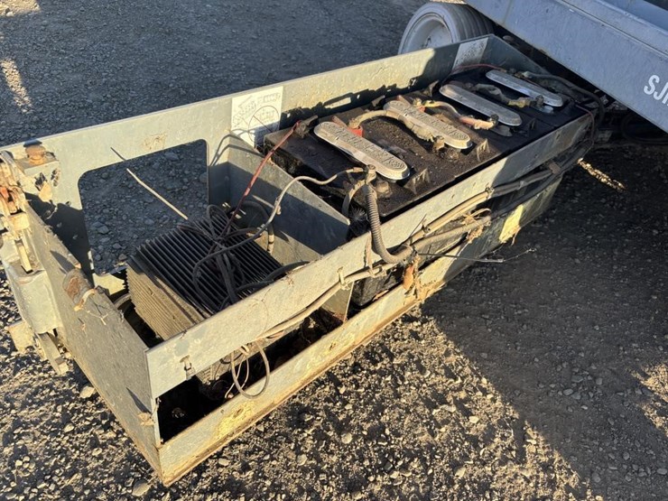 2013-skyjack-sj3-4632-scissor-lift-image-9