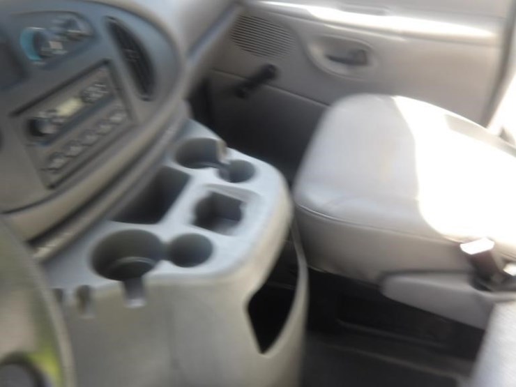2000-ford-e350-image-19