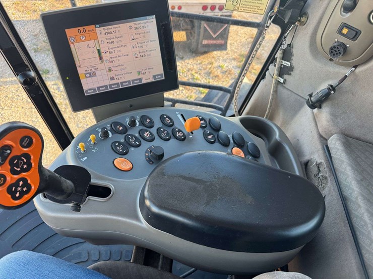2005-case-ih-8010-image-10