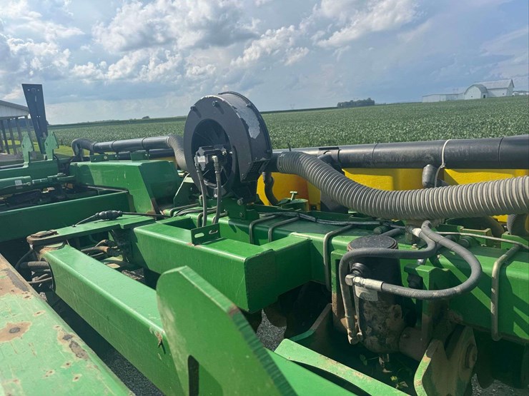1999-john-deere-1780-image-24