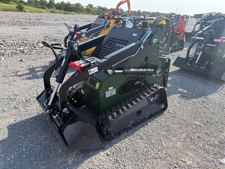 #35-•-new-zjg-zj-380-mini-skid-loader-image-1