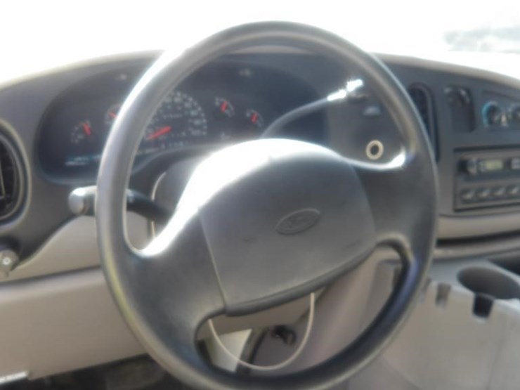 2000-ford-e350-image-15