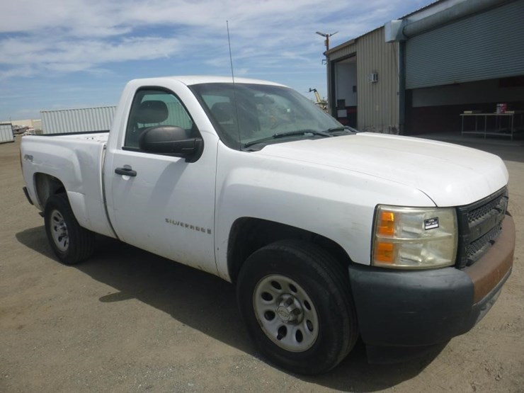 2008-chevrolet-1500-image-2