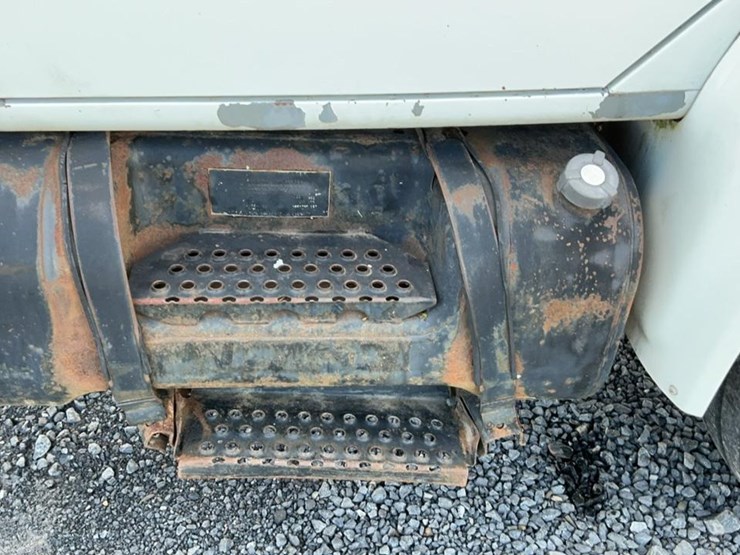 #360-•-1997-international-navistar-box-truck-image-34