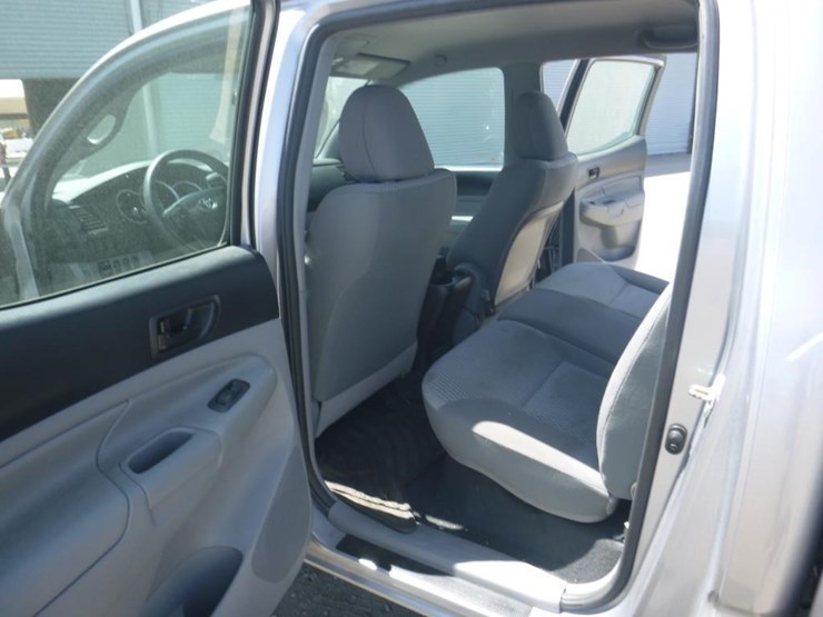 2015-toyota-tacoma-image-7