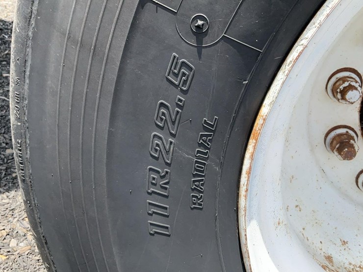 2015-deere-437d-image-93