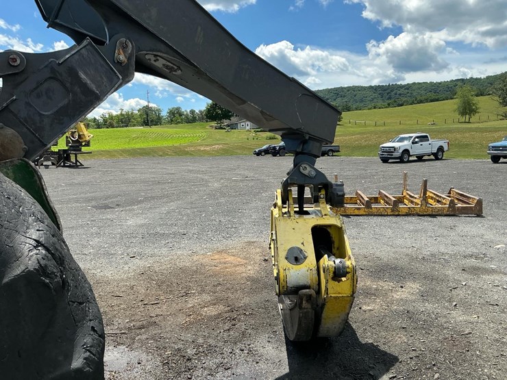2019-deere-848l-image-51