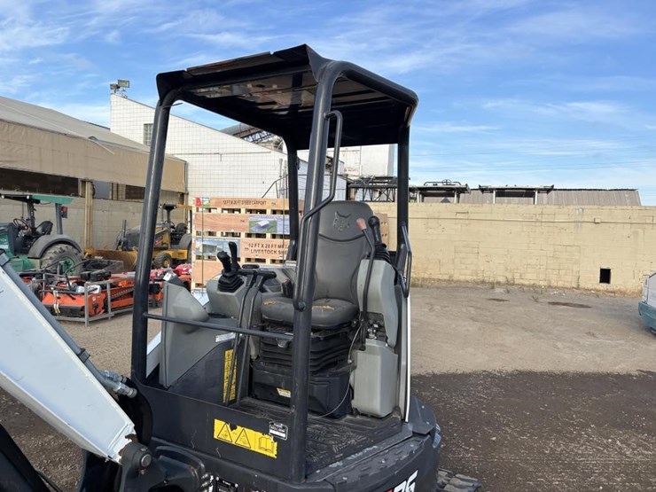 2021-bobcat-e26-image-26