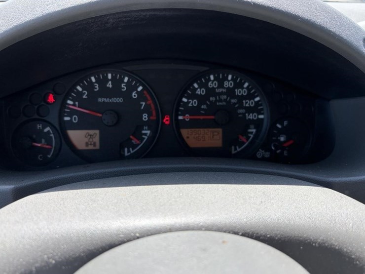 2015-nissan-frontier-image-15
