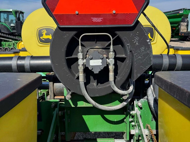 john-deere-7200-image-20