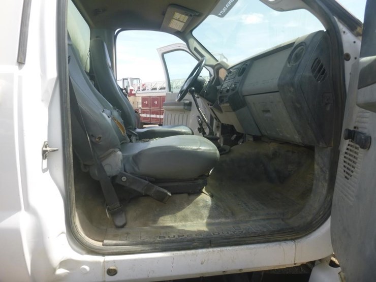 2011-ford-f750-image-13