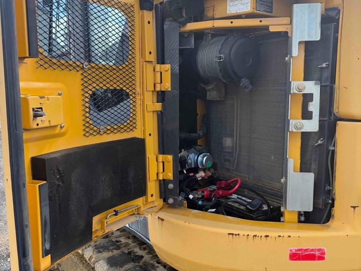 2015-deere-75g-image-11