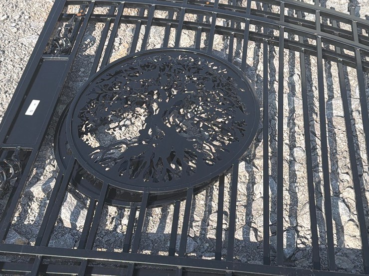 #88-•-16’-bi-parting-entry-gate-image-2
