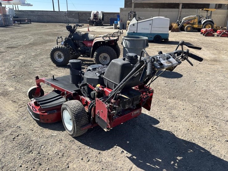 2007-toro-commerial-zero-turn-mower-image-4