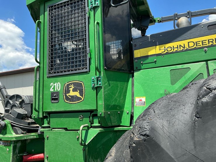 2019-deere-848l-image-31