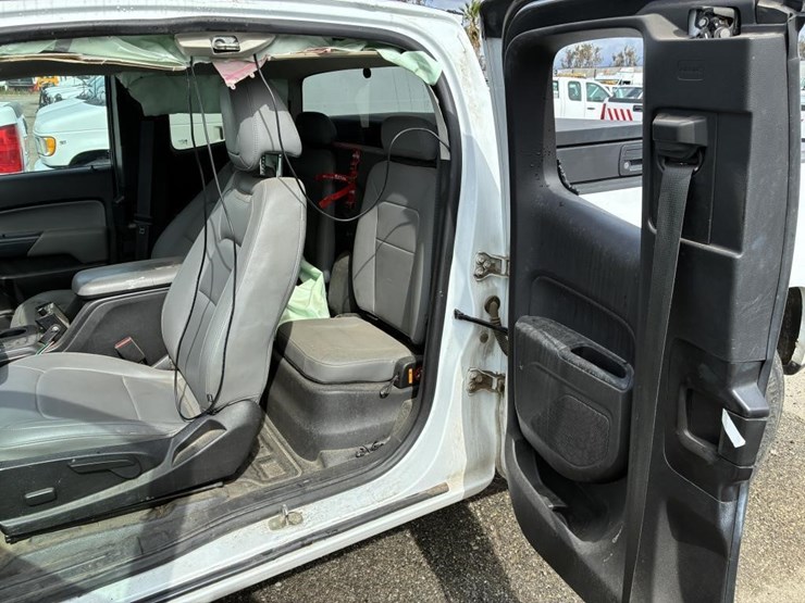 2016-chevrolet-colorado-image-17