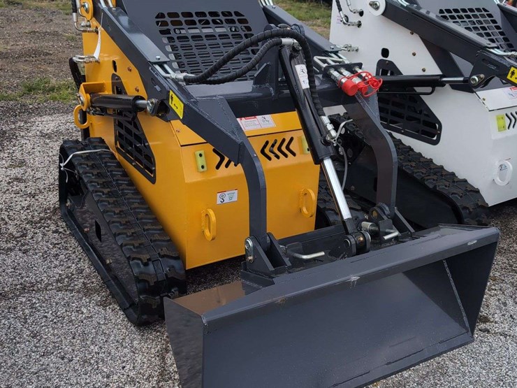 zjg-mini-skid-steer-loader-zj-380-(yellow)---15hp-image-1