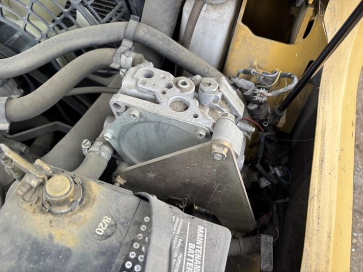 2016-caterpillar-2c6000-image-30