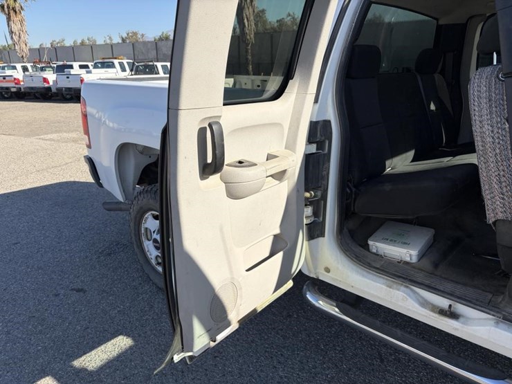 2012-gmc-sierra-2500hd-image-11