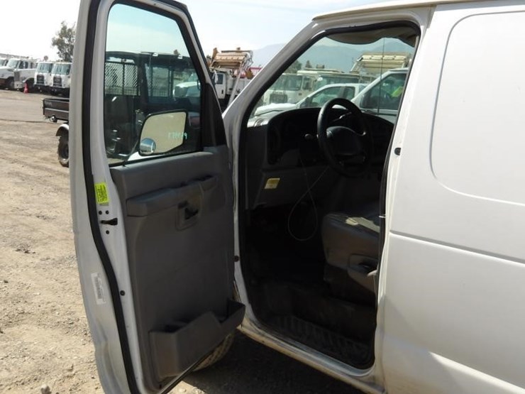 2002-ford-e350-image-13